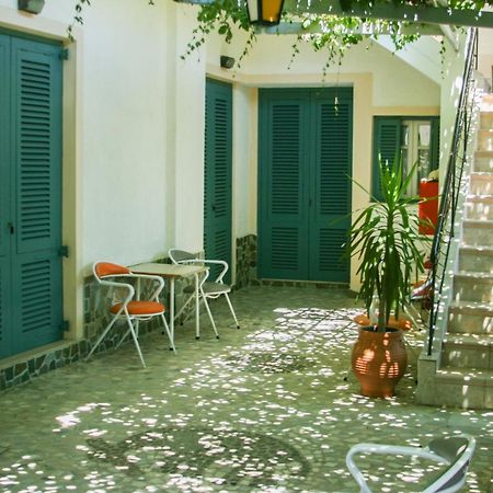 George Apartments Livadia  エクステリア 写真