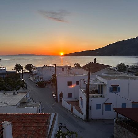 George Apartments Livadia  エクステリア 写真