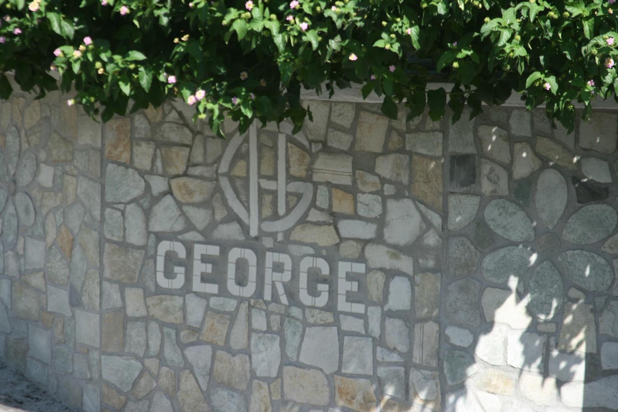 George Apartments Livadia  エクステリア 写真