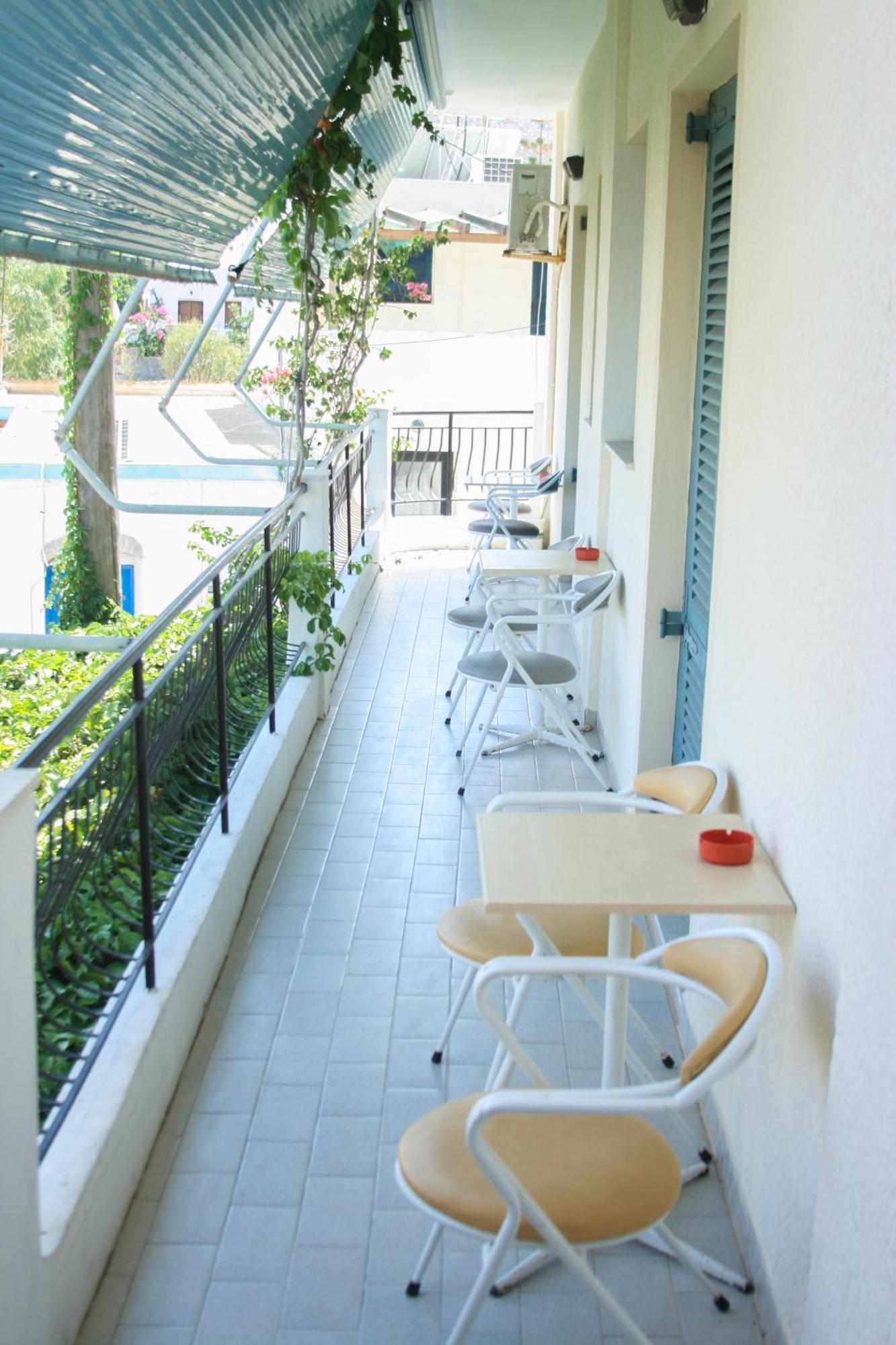 George Apartments Livadia  エクステリア 写真