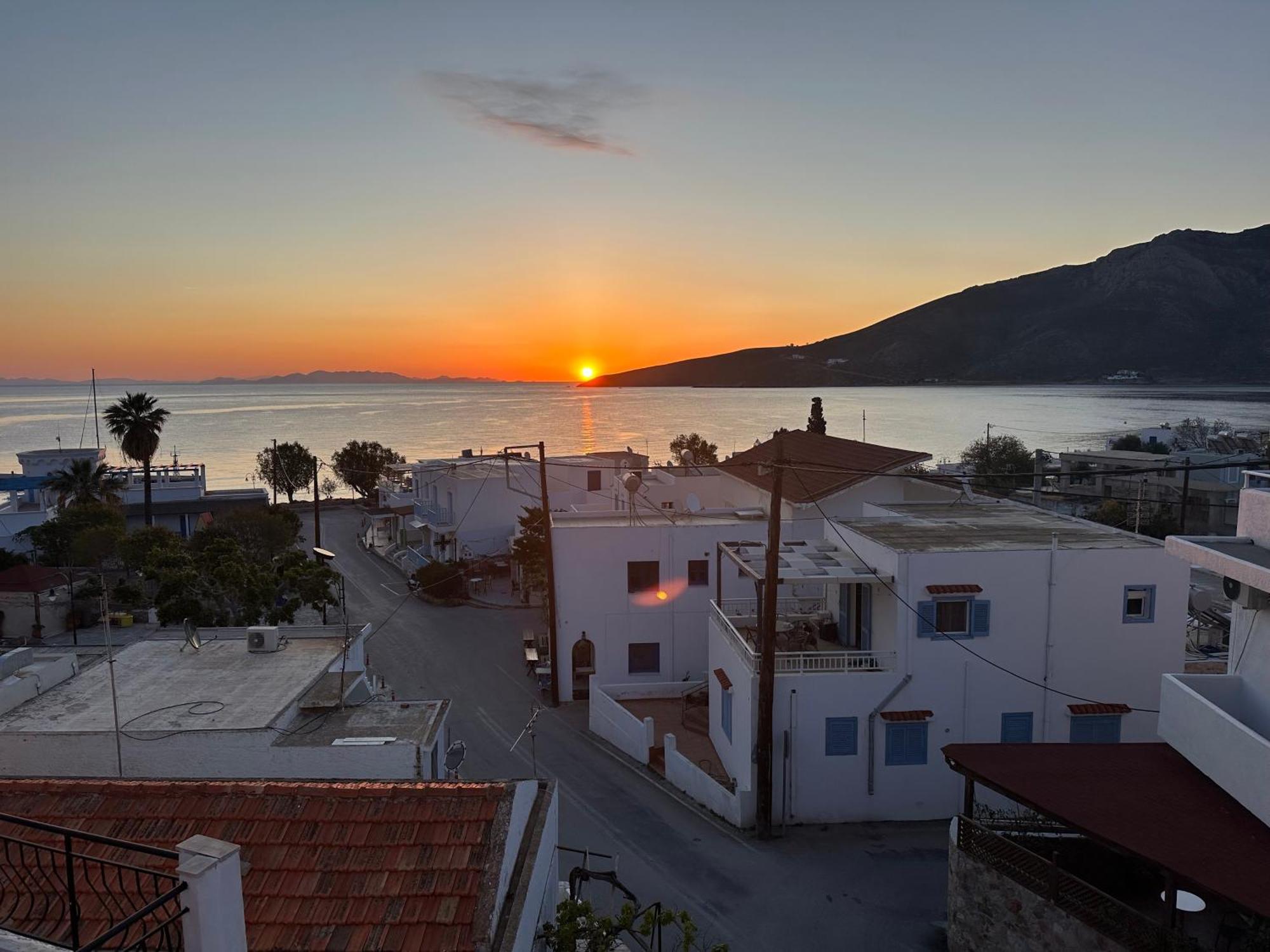George Apartments Livadia  エクステリア 写真