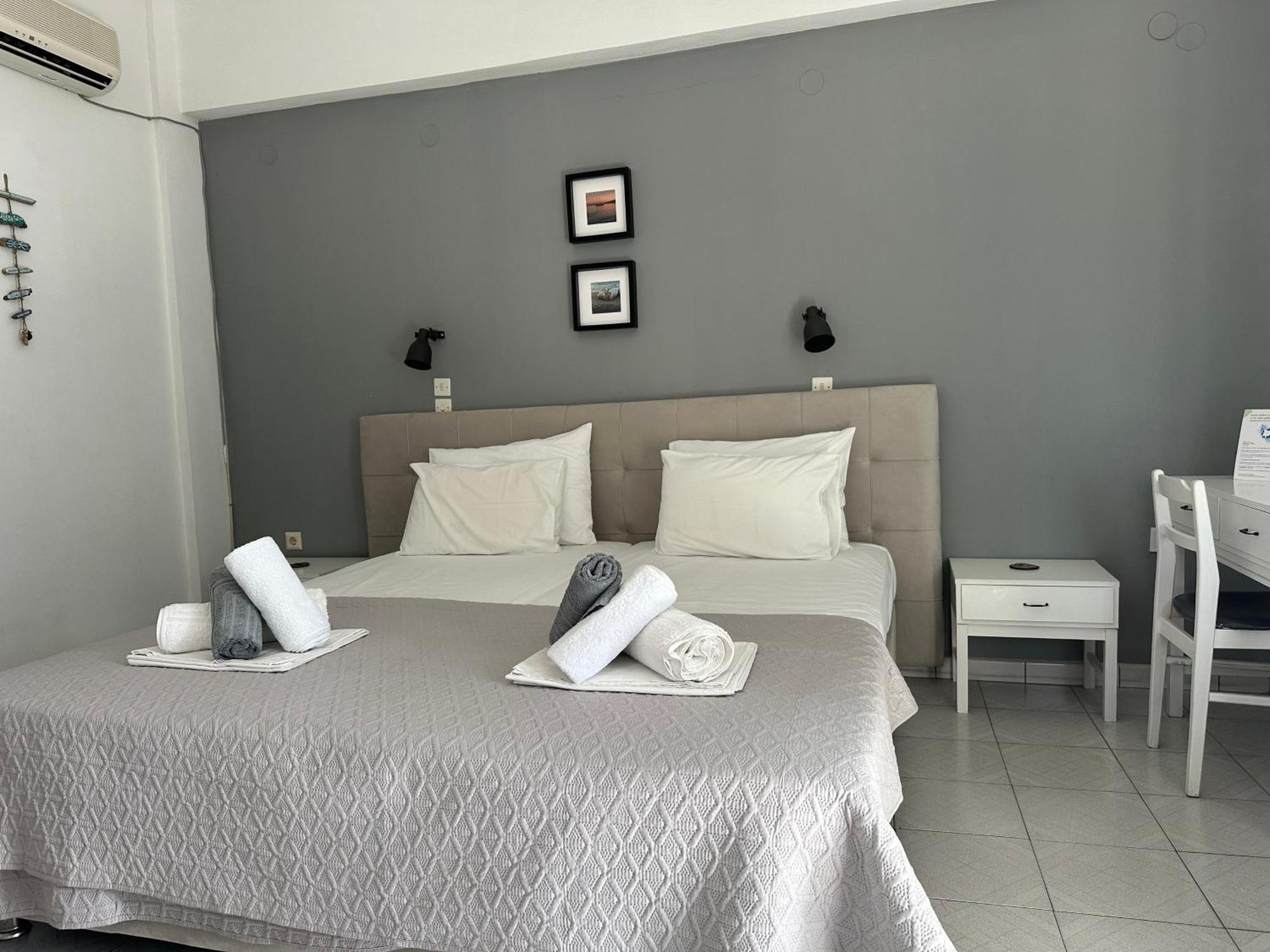 George Apartments Livadia  エクステリア 写真