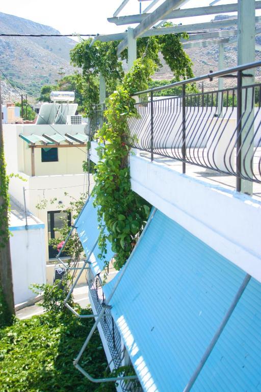 George Apartments Livadia  エクステリア 写真