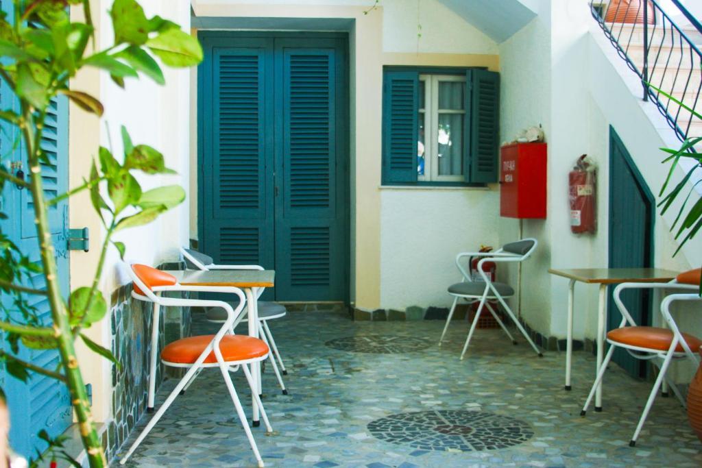George Apartments Livadia  エクステリア 写真